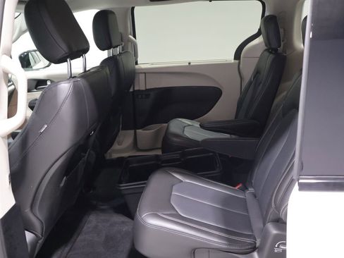 Used 2024 Chrysler Pacifica Touring-L w/ Road Tripper Package FWD image 18