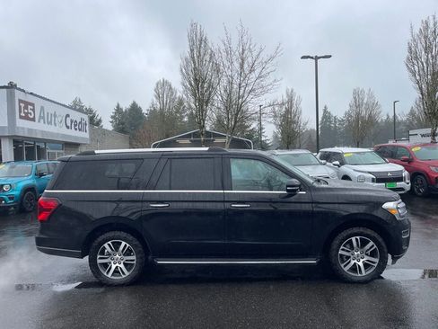 Used 2022 Ford Expedition Max Limited image 2