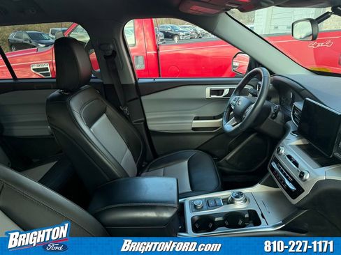 Used 2023 Ford Explorer XLT w/ Equipment Group 202A image 9