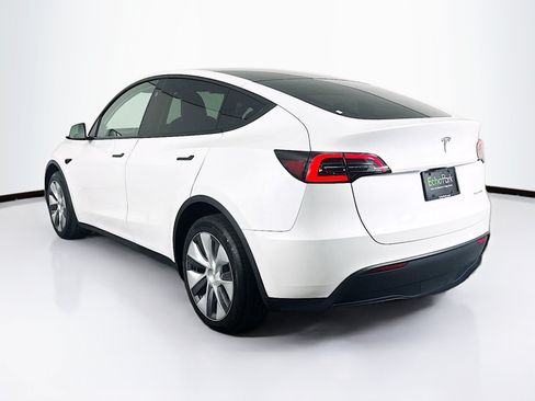 Used 2024 Tesla Model Y Long Range AWD/4WD image 5