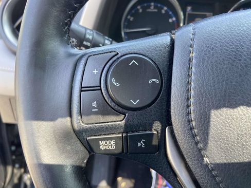 Used 2017 Toyota RAV4 Limited FWD image 33