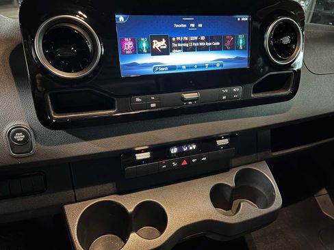 Used 2025 Mercedes-Benz Sprinter 2500 image 26