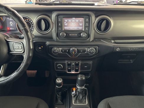 Used 2018 Jeep Wrangler Unlimited Sport S AWD/4WD image 23