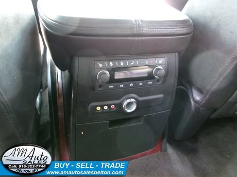 Used 2010 Cadillac Escalade Luxury AWD/4WD image 26