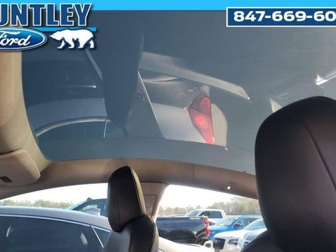 Used 2022 Tesla Model Y Long Range image 11