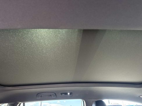 Used 2023 Volkswagen Atlas Cross Sport SE w/ Panoramic Sunroof Package FWD image 10