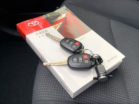 Used 2016 Toyota RAV4 XLE image 14