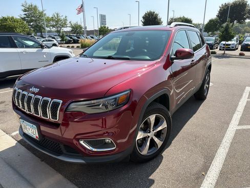 Used 2019 Jeep Cherokee Limited w/ Trailer Tow Group AWD/4WD image 6