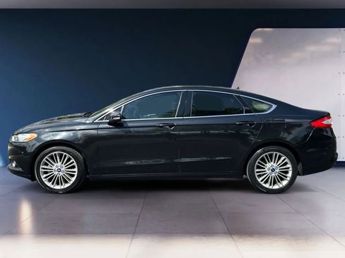 Used 2013 Ford Fusion SE image 2