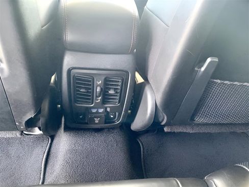 Used 2024 Dodge Durango GT image 21