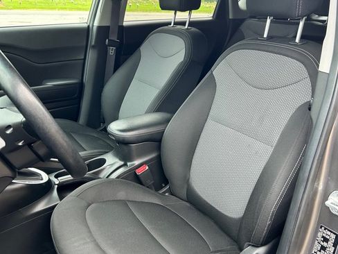 Used 2018 Kia Soul + FWD image 9