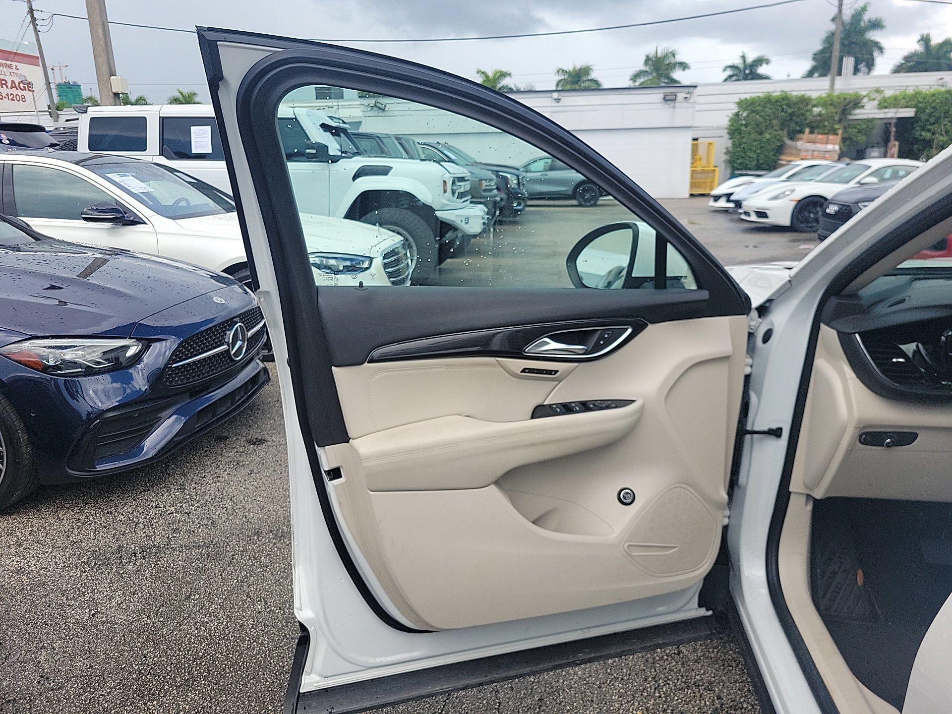 Used 2023 Buick Envision Essence AWD/4WD image 18