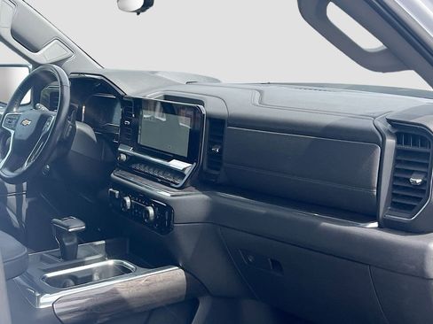 Used 2023 Chevrolet Silverado 1500 LTZ w/ Technology Package AWD/4WD image 29