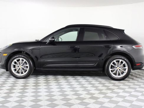 Used 2025 Porsche Macan image 2