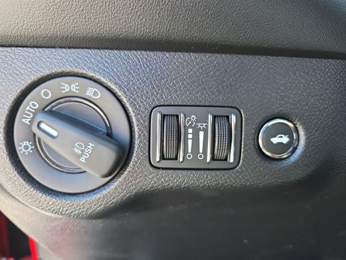 Used 2021 Dodge Challenger SXT w/ Plus Package RWD image 21