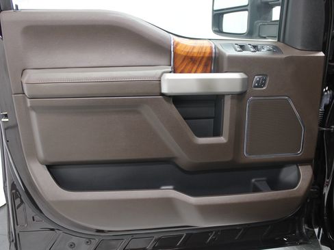 Used 2018 Ford F150 King Ranch w/ Equipment Group 601A Luxury AWD/4WD image 11