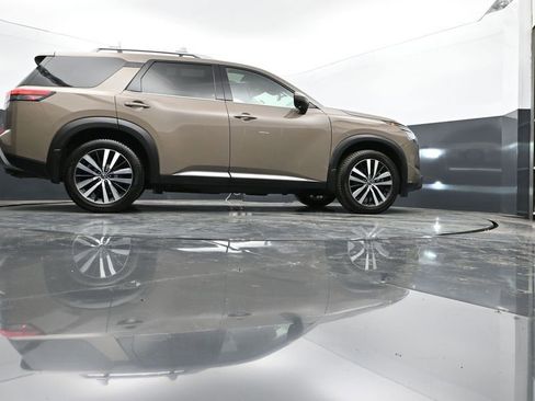 Used 2024 Nissan Pathfinder Platinum w/ Cargo Package image 36