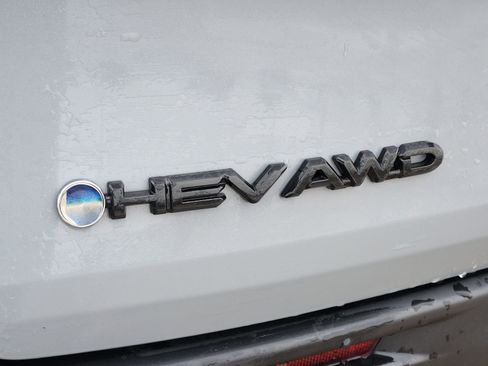 Used 2025 Toyota Sienna XLE Woodland Edition image 12