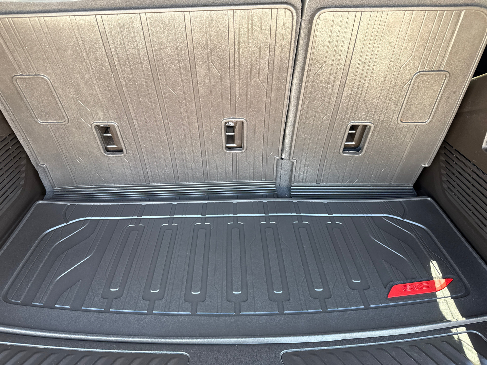 Used 2022 GMC Yukon SLT w/ SLT Luxury Package RWD image 11