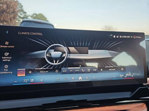 New 2026 BMW 530i xDrive w/ M Sport Package image 22