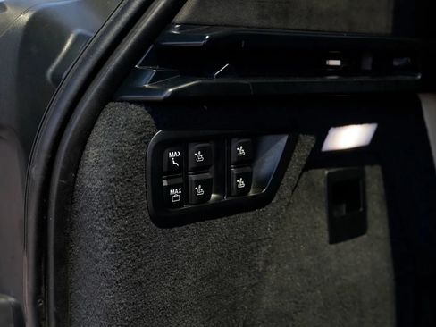 Used 2023 BMW X7 M60i w/ Executive Package AWD/4WD image 37