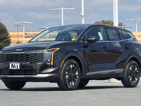 New 2026 Kia Sportage LX FWD image 8