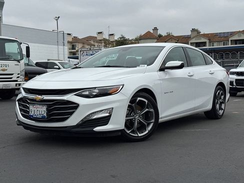 Used 2024 Chevrolet Malibu LT FWD image 2