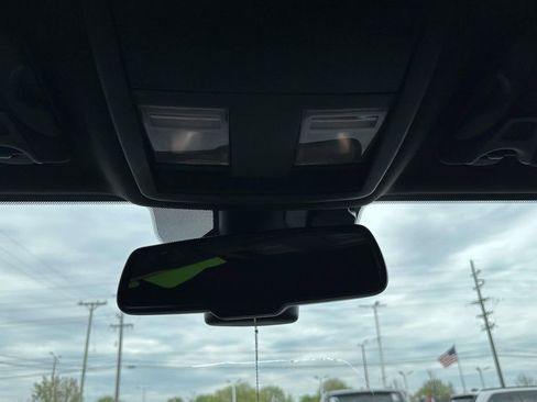Used 2016 Dodge Challenger SXT RWD image 26