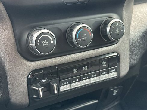 Used 2019 RAM 2500 Tradesman w/ Chrome Appearance Group image 19