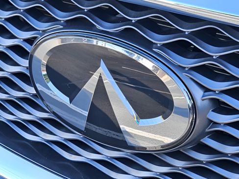 Used 2023 INFINITI QX50 Luxe FWD image 32
