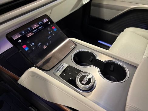 New 2026 Cadillac Vistiq Sport w/ LPO, Floor Liner Package image 37