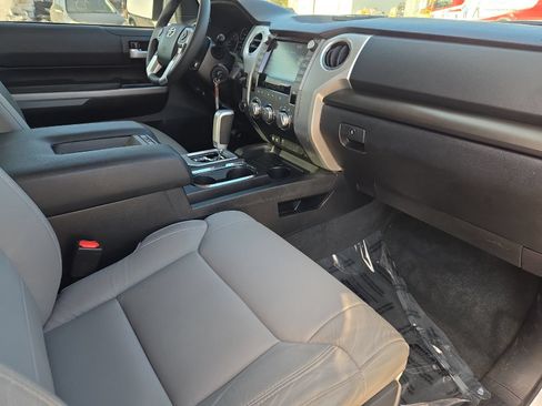Used 2021 Toyota Tundra SR5 w/ SR5 Leather Package AWD/4WD image 14