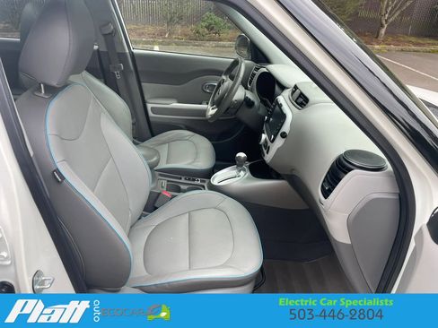 Used 2017 Kia Soul EV + w/ Sun & Fun Package image 51