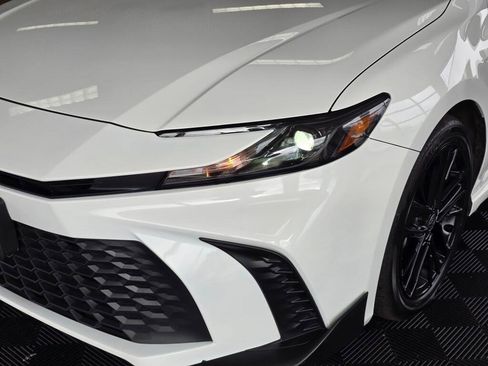 Used 2025 Toyota Camry SE image 10