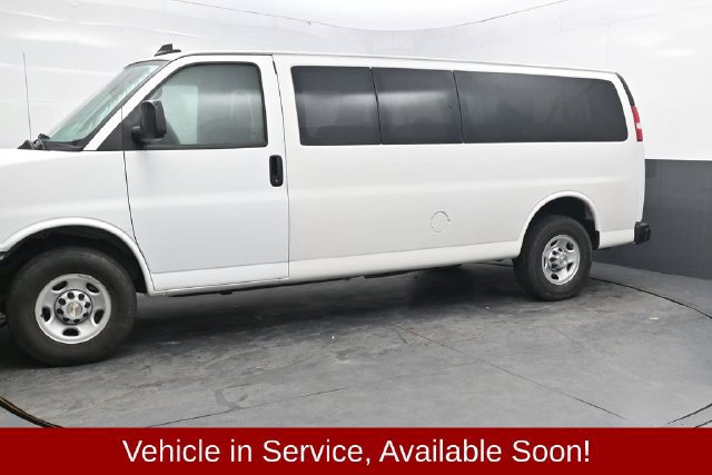 Used 2024 Chevrolet Express 3500 LS RWD image 3