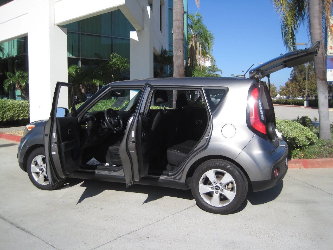 Used 2019 Kia Soul FWD image 4