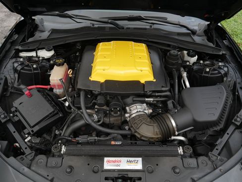 Used 2020 Chevrolet Camaro ZL1 RWD image 5