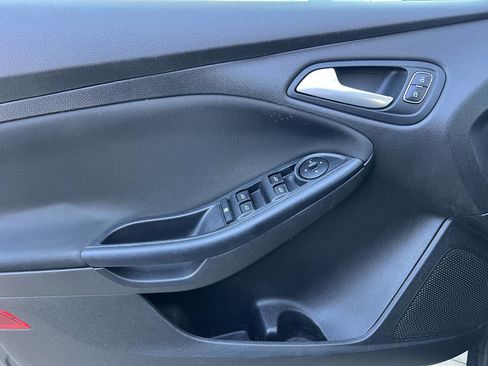 Used 2017 Ford Focus SE FWD image 22