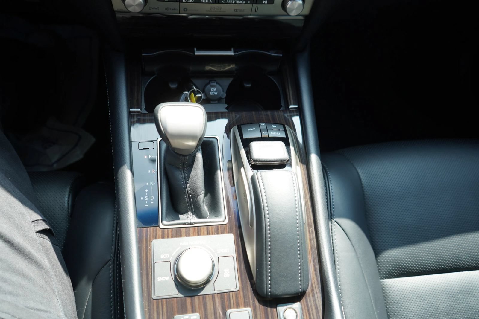 Used 2016 Lexus LS 460 RWD image 12