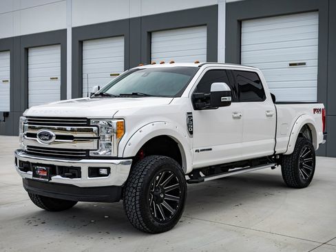 Used 2017 Ford F350 Lariat w/ Lariat Ultimate Package image 4