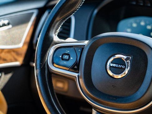 Used 2017 Volvo XC90 T6 Momentum w/ Vision Package image 21