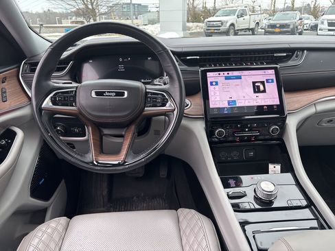 Used 2021 Jeep Grand Cherokee L Summit w/ Luxury Tech Group V image 26