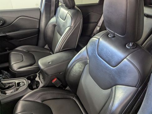 Certified 2020 Jeep Cherokee Latitude Plus image 12