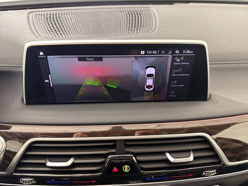 Used 2022 BMW 750i xDrive AWD/4WD image 27