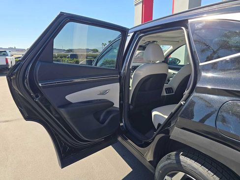 Used 2023 Hyundai Tucson SEL w/ Convenience Package AWD/4WD image 17
