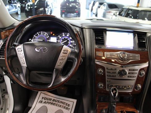 Used 2018 INFINITI QX80 2WD w/ Driver Assistance Package image 19