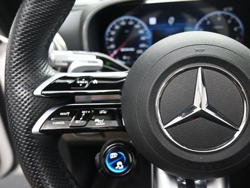 Used 2023 Mercedes-Benz SL 63 AMG 4MATIC image 16