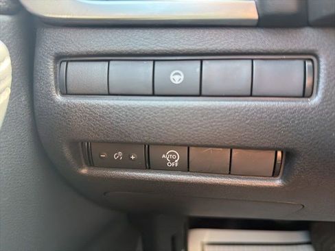 Used 2023 Nissan Rogue SV image 26