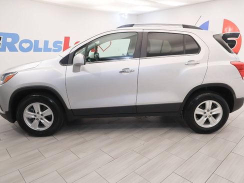 Used 2019 Chevrolet Trax LT w/ LT Convenience Package AWD/4WD image 2