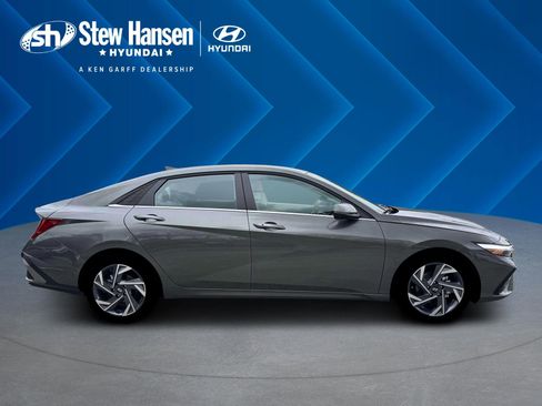 New 2026 Hyundai Elantra Limited image 10